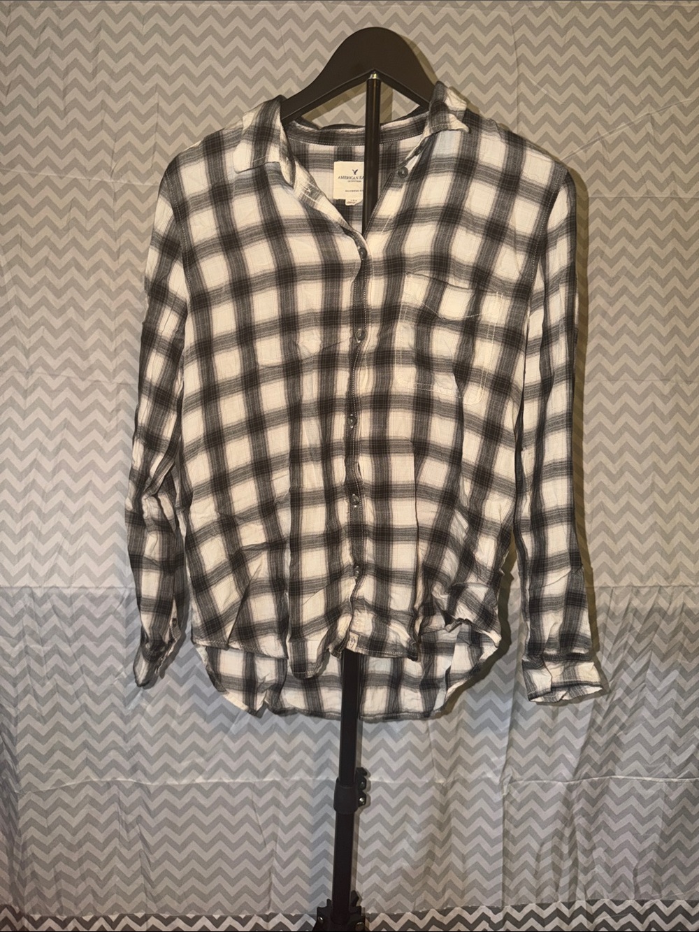 American Eagle Outfitters Black & White Plaid Button-Down Shirt